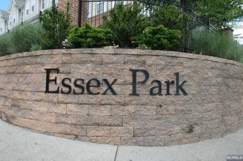 304 Freedom Ln, Belleville NJ 07109-5336 exterior