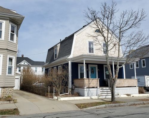 341 Wood St, New Bedford, MA 02745-5667