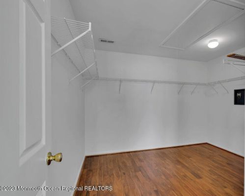 111 Picadilly Dr, Jackson Twp NJ  08527-1290 exterior