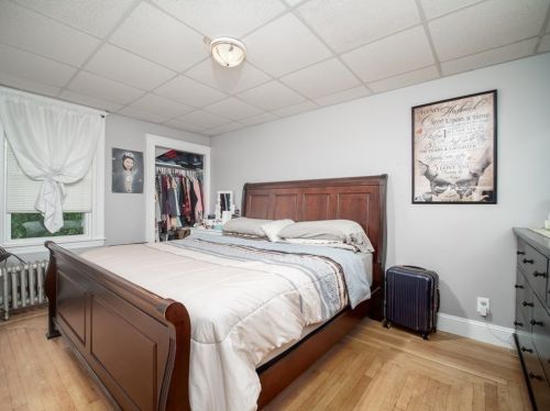 77 Riverdale St, Methuen MA 01844-6105 exterior