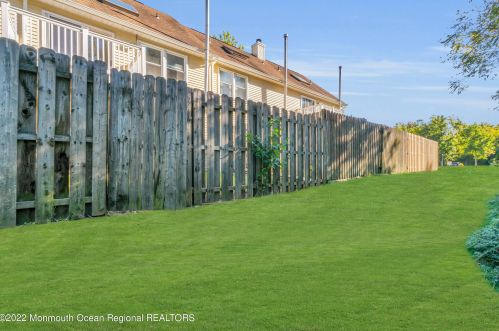 39 Colonial Ct, Jackson Twp NJ 08527-2264 exterior