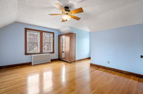 11 Fisher Rd, Worcester MA 01602-2810 exterior