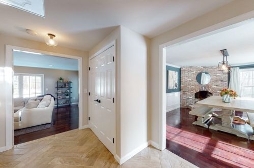 11 Colonial Dr, Shrewsbury MA  01545-1520 exterior