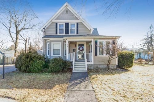 307 Pleasant St, Weymouth MA 02190-2621 exterior