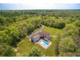 82 Cedar St, Rehoboth MA  02769-2524 exterior