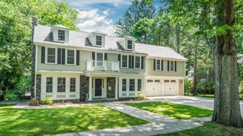 139 Arnold Rd, Newton, MA 02459-3015