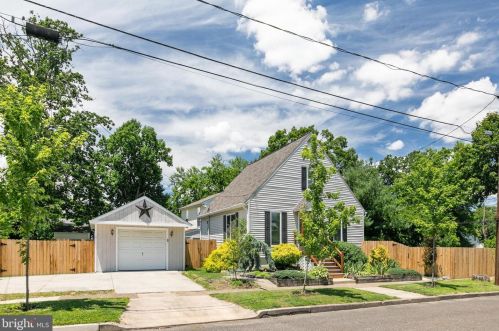 301 Lincoln Ave, West Deptford NJ  08066-1132 exterior