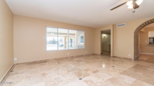 2136 Bethany Home Rd, Phoenix AZ 85015-1938 exterior