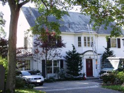 31 Farlow Rd, Newton, MA 02458-2407