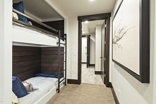 216 White Pne Cyn Rd, Park City UT 84060-6514 exterior