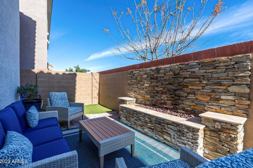 964 Anderson Ave, Phoenix AZ 85023-2208 exterior