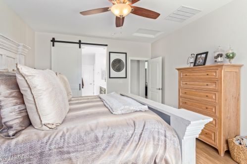 1646 Blaylock Dr, Phoenix AZ 85085-6323 exterior