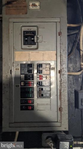 236 Billings Ave, West Deptford NJ 08066-1157 exterior