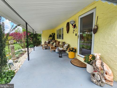 1138 Delsea Dr, West Deptford, NJ 08093-2200