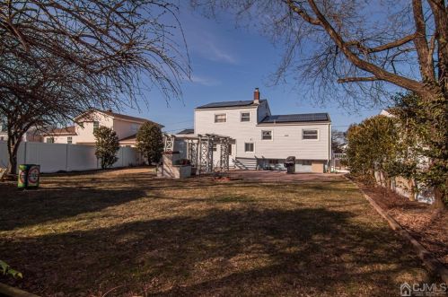 11 Pinho Ave, Carteret, NJ 07008-1206