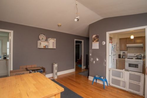 94 Langley St, Fall River MA 02720-4004 exterior