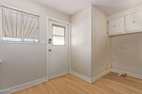 424 Charleston Ave, Phoenix AZ  85022-1529 exterior