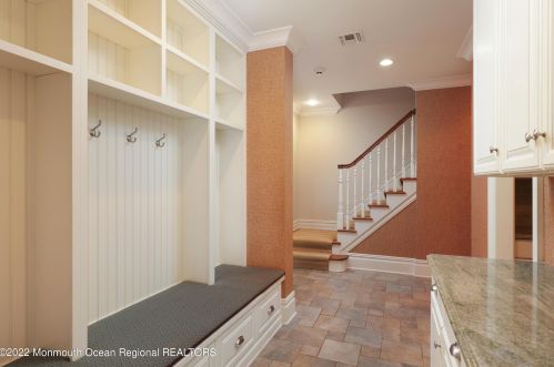 21 Vista Dr, Little Silver NJ  07739-1611 exterior