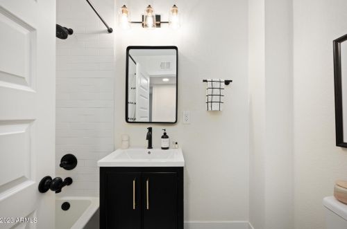 1011 Cavalier Dr, Phoenix AZ 85019-1717 exterior