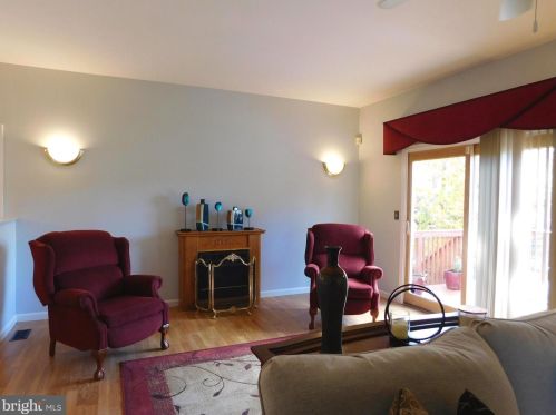 612 Schaeffer Ave, West Deptford NJ 08096-6631 exterior