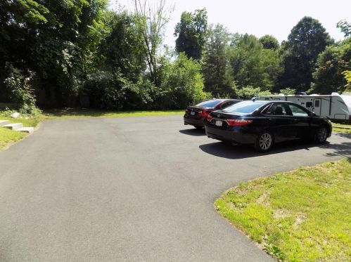 13 Smith St, South Hadley MA 01075-2821 exterior