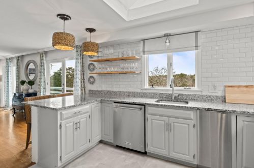 595 Riverview Dr, Chatham MA  02633-1117 exterior