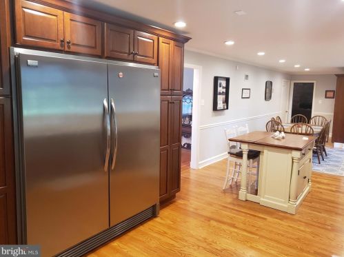 645 Kings Hwy, West Deptford NJ 08096-3129 exterior