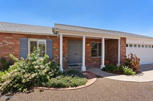 2165 Eugie Ave, Phoenix AZ 85029-1614 exterior