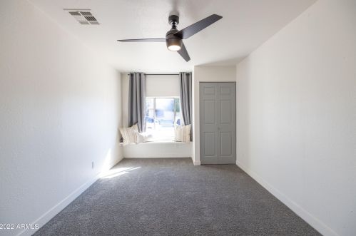 6932 Beatrice St, Phoenix AZ 85043-2397 exterior