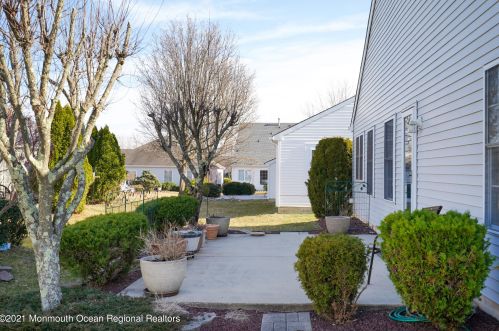 11 Manchester Ct, Jackson Twp NJ 08527-3972 exterior