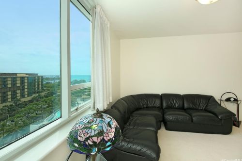 88 Piikoi St, Honolulu HI 96814-4245 exterior