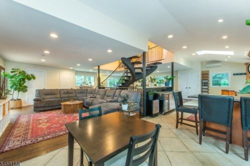 440 Stonetown Rd, Skyline Lakes NJ  07456-1200 exterior