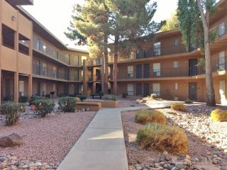 11050 Biltmore Dr, Phoenix AZ  85029-7330 exterior