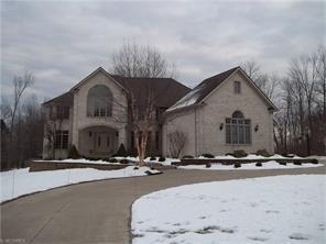7801 Plantation Dr, Cleveland OH  44141-1069 exterior