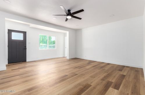 2544 Clarendon Ave, Phoenix AZ 85033-4124 exterior