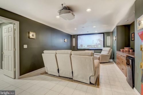 6920 Mystic Wood Way, Columbia MD 21044-4914 exterior