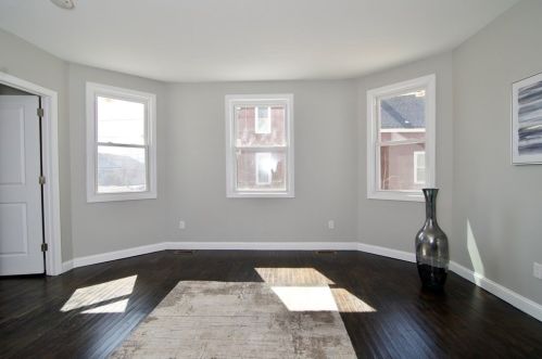 8 Conner Ave, Montgomery MA 01085-2325 exterior