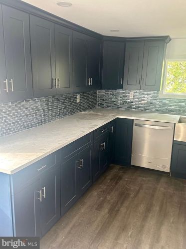 529 Queen St, West Deptford NJ  08096-5715 exterior