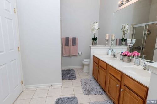 204 Olivio Dr, Belleville NJ  07109-5352 exterior