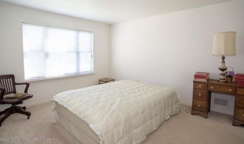 3 Swallow Tail Ct, Jackson Twp NJ  08527-2872 exterior