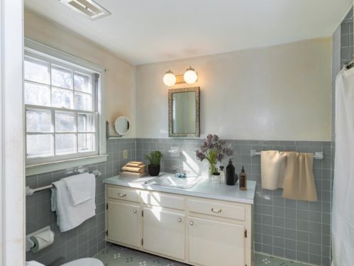 27 Huettner Rd, Falmouth MA 02543-1508 exterior