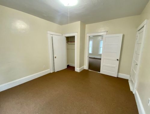 112 West St, Worcester MA 01609-2338 exterior