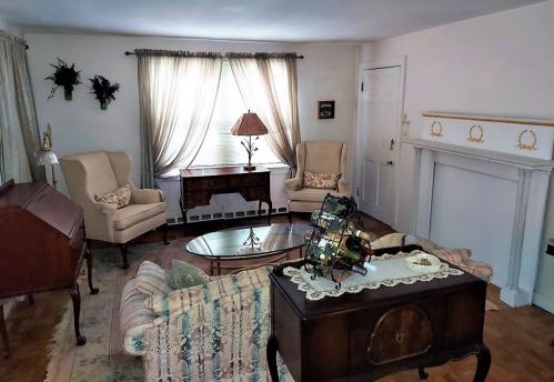 203 Delmont Ave, Worcester MA 01604-2136 exterior