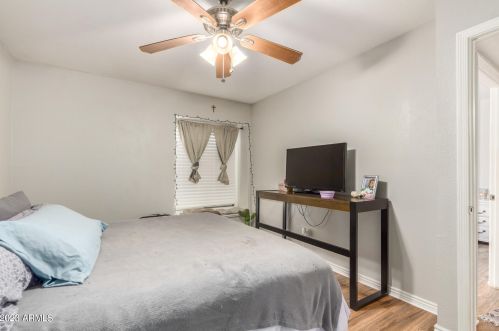 8427 34th Ave, Phoenix AZ  85051-5952 exterior