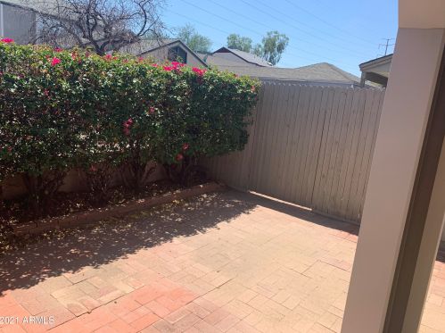 7038 42nd St, Phoenix AZ  85042-8906 exterior