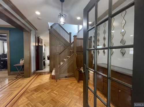 87 Magnolia Ave, Kearny NJ  07032-1716 exterior