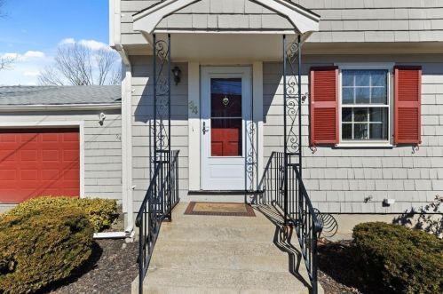 34 Rose St, Milton, MA 02186-4616