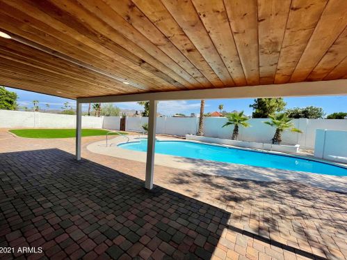 2501 Beryl Ave, Phoenix AZ  85028-3714 exterior