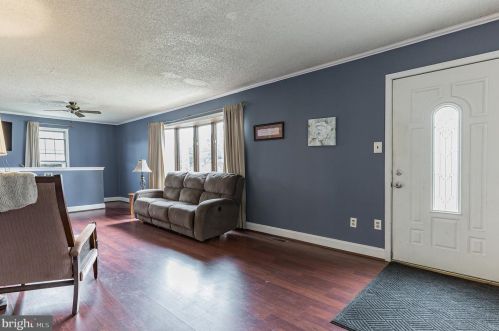 111 Underwood Ave, West Deptford, NJ 08096-3413