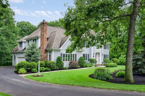 125 Cranbrook Dr, Holden, MA 01520-1475